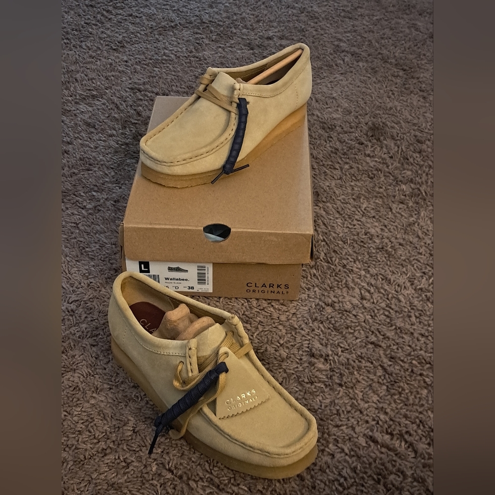 Brand New Clark's Originals Wallabees. Maple Suede. Size UK5..EUR38